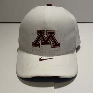 Minnesota Golden Gophers Nike Dri-FIT Classic99 Performance Flex Hat